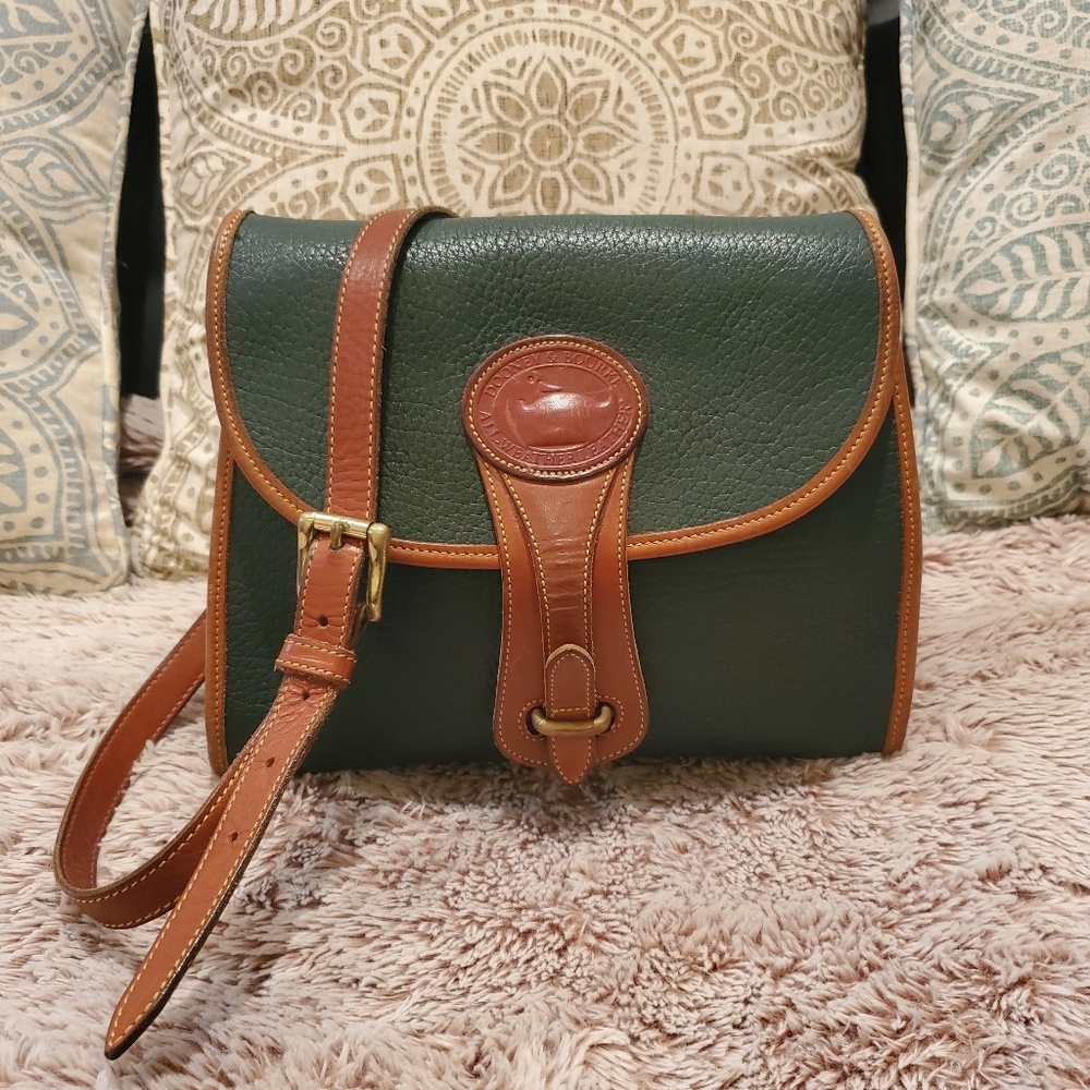 VINTAGE Dooney & Bourke saddle messenger crossbody